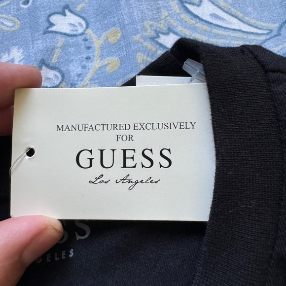 Guess t-shirt - Picture 7 of 7